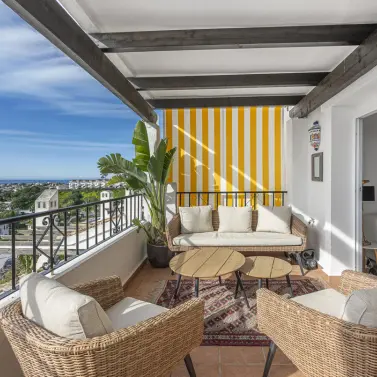 Sale of middle floor apartment in Mijas Costa