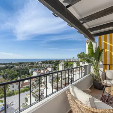 Sale of middle floor apartment in Mijas Costa