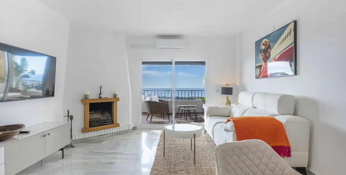 Продажа апартаментов на среднем этаже в Mijas Costa 16