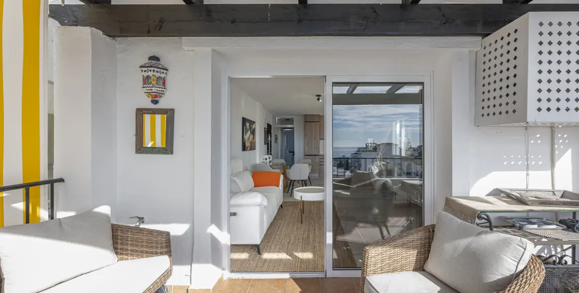 Sale of middle floor apartment in Mijas Costa 27