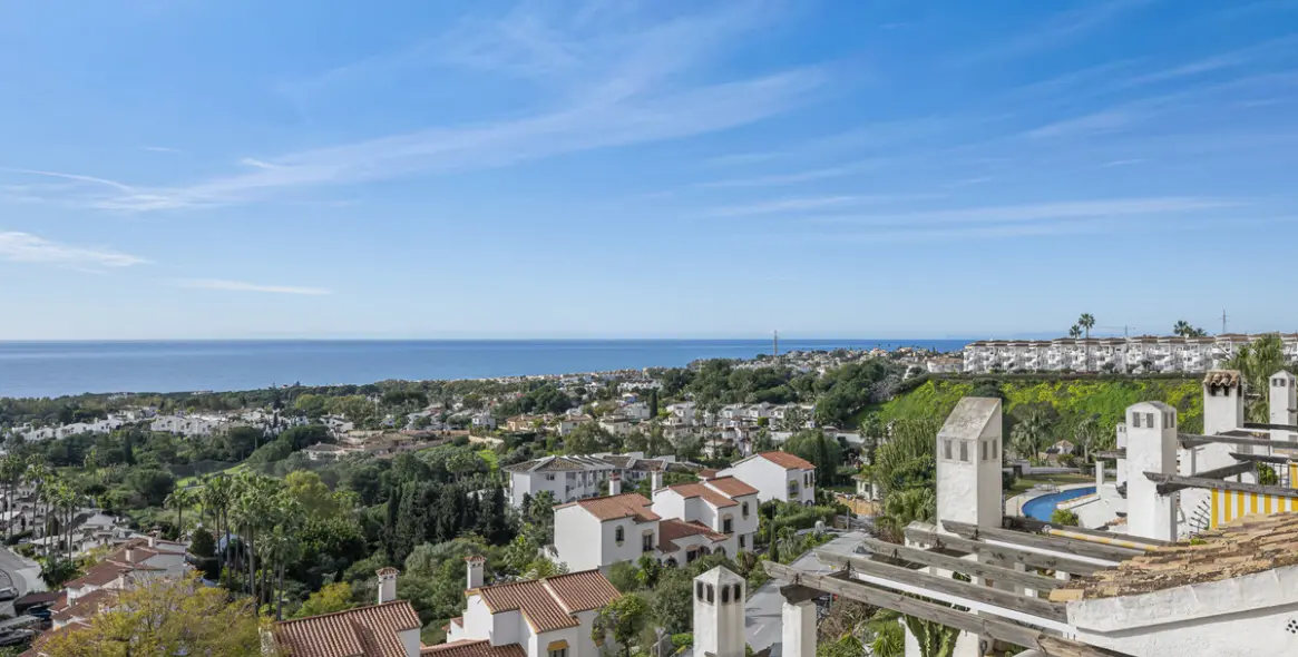 Sale of middle floor apartment in Mijas Costa 28