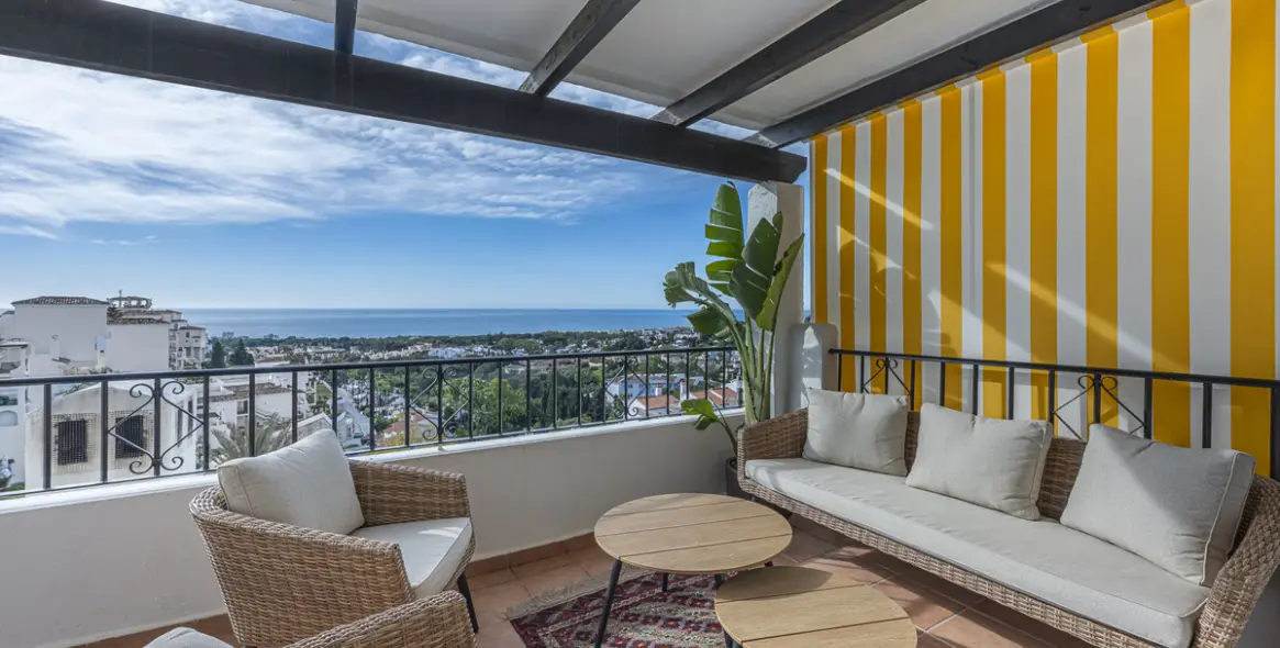 Sale of middle floor apartment in Mijas Costa 29