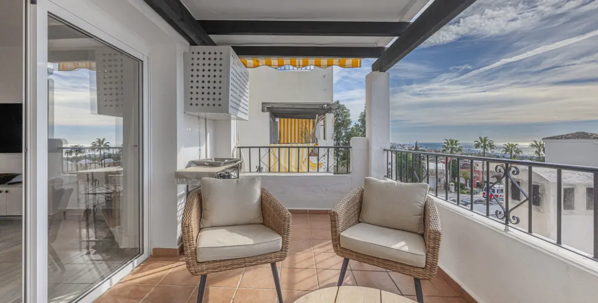 Sale of middle floor apartment in Mijas Costa 30