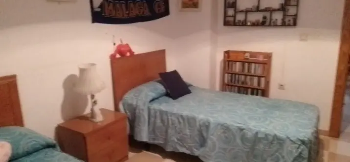 Sale of middle floor apartment in Estepona 3