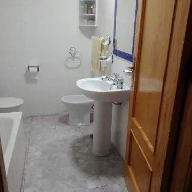 Sale of middle floor apartment in Estepona