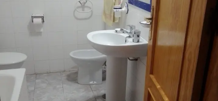Sale of middle floor apartment in Estepona 4