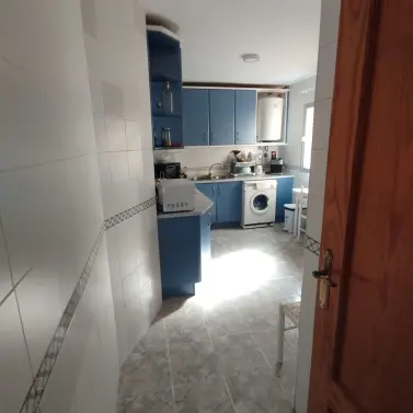 Sale of middle floor apartment in Estepona