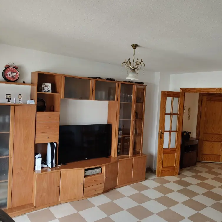 Sale of middle floor apartment in Estepona