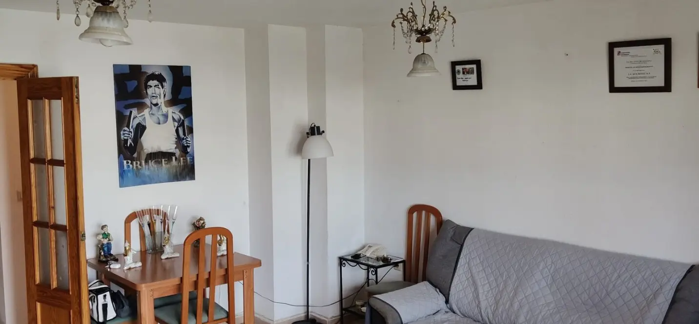 Sale of middle floor apartment in Estepona 3