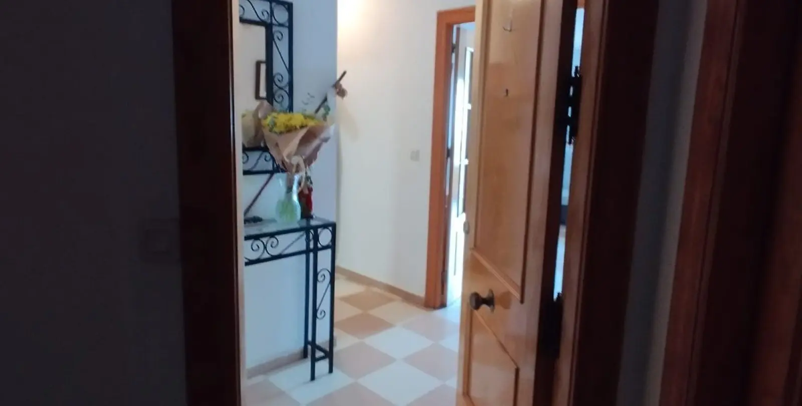 Продажа апартаментов на среднем этаже в Estepona 5