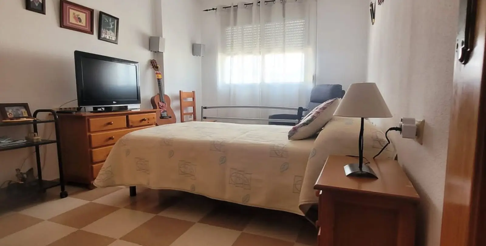 Продажа апартаментов на среднем этаже в Estepona 8