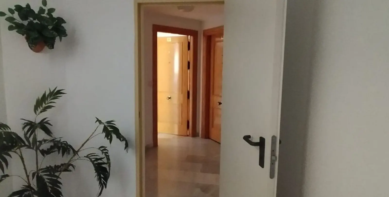 Продажа апартаментов на среднем этаже в Estepona 16