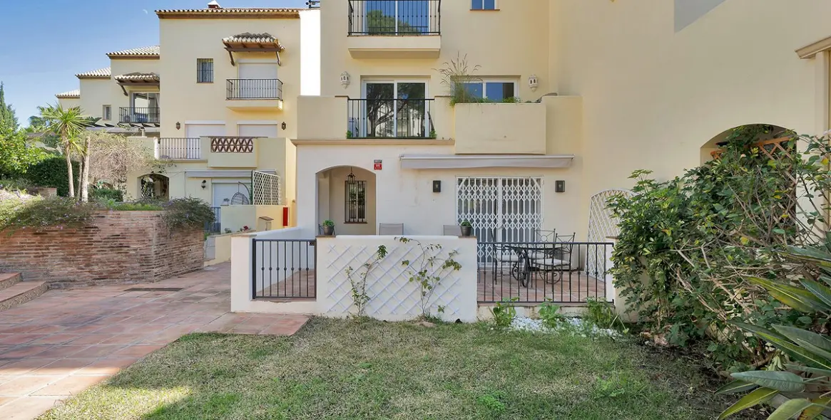 Venta de apartamento en planta baja en Nueva Andalucía 1