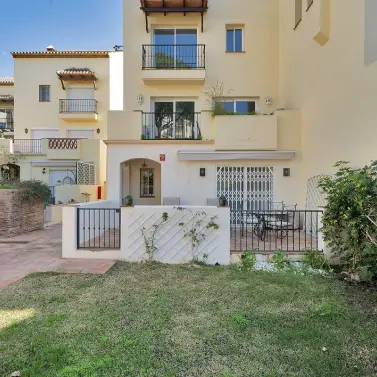 Venta de apartamento en planta baja en Nueva Andalucía