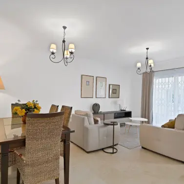 Venta de apartamento en planta baja en Nueva Andalucía
