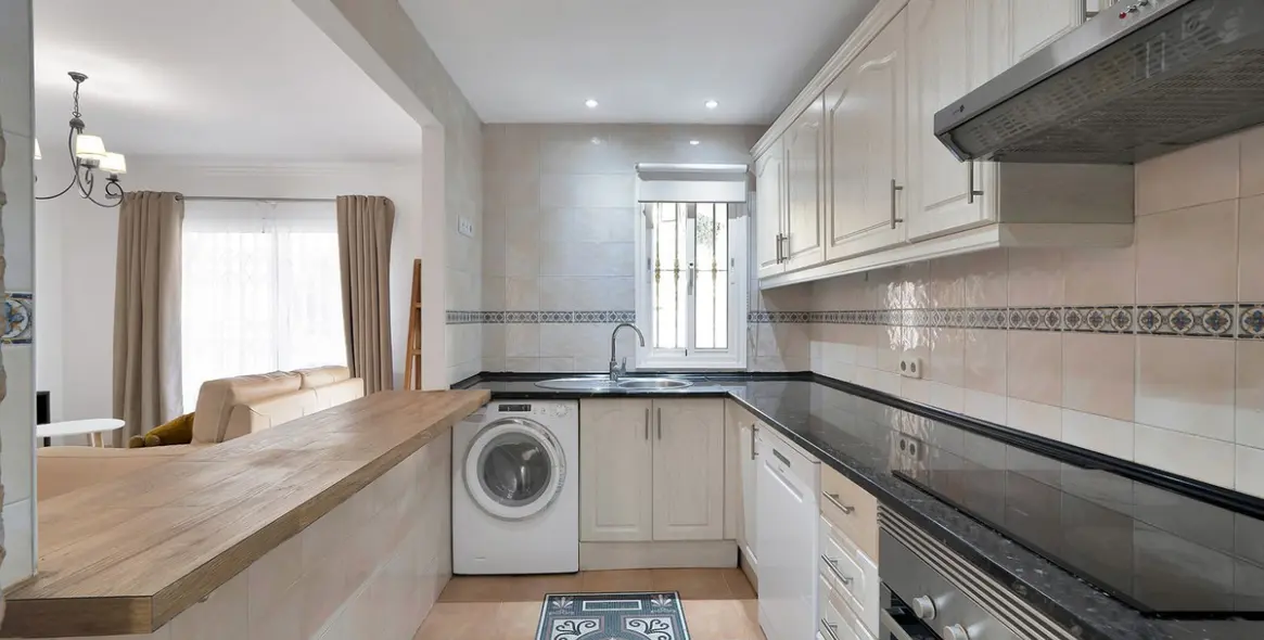 Venta de apartamento en planta baja en Nueva Andalucía 8