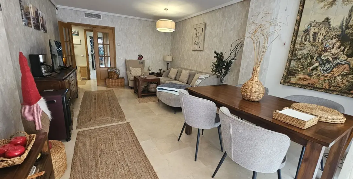 Sale of ground floor apartment in Las Chapas 2