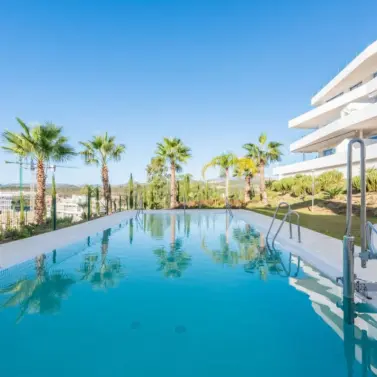 Sale of ground floor apartment in Estepona