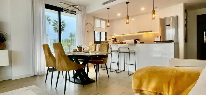 Sale of ground floor apartment in Estepona 1