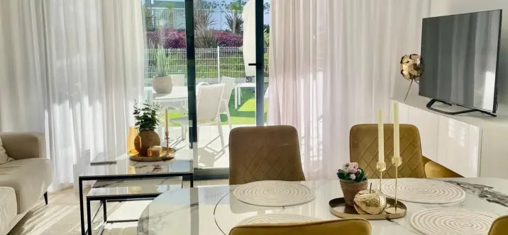 Sale of ground floor apartment in Estepona 2