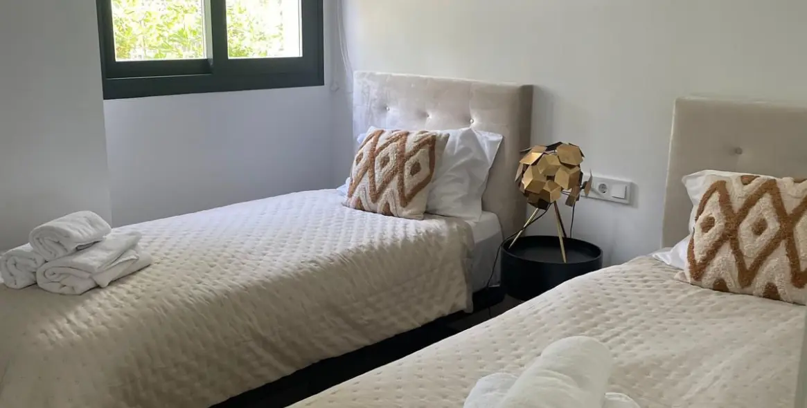 Sale of ground floor apartment in Estepona 10