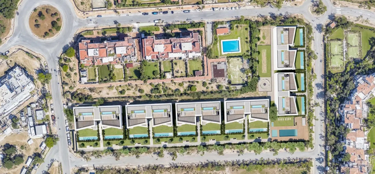 Venta de apartamento en planta media en New Golden Mile 2