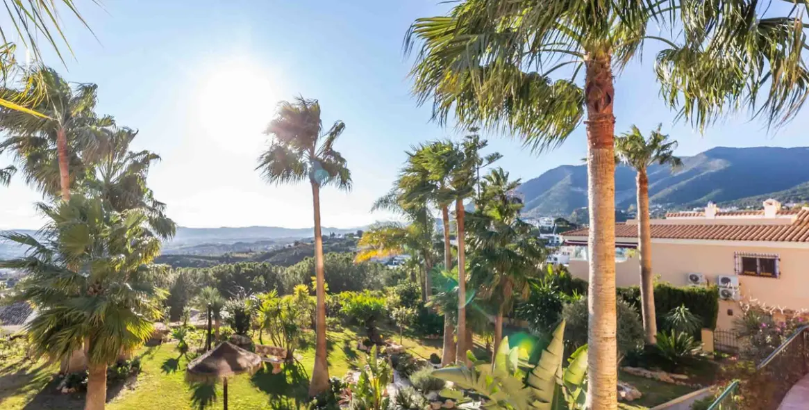 Продажа дома на две семьи в Mijas 1