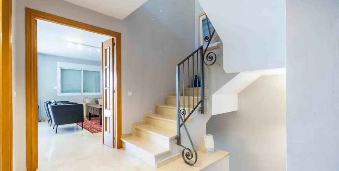 Продажа дома на две семьи в Mijas 4