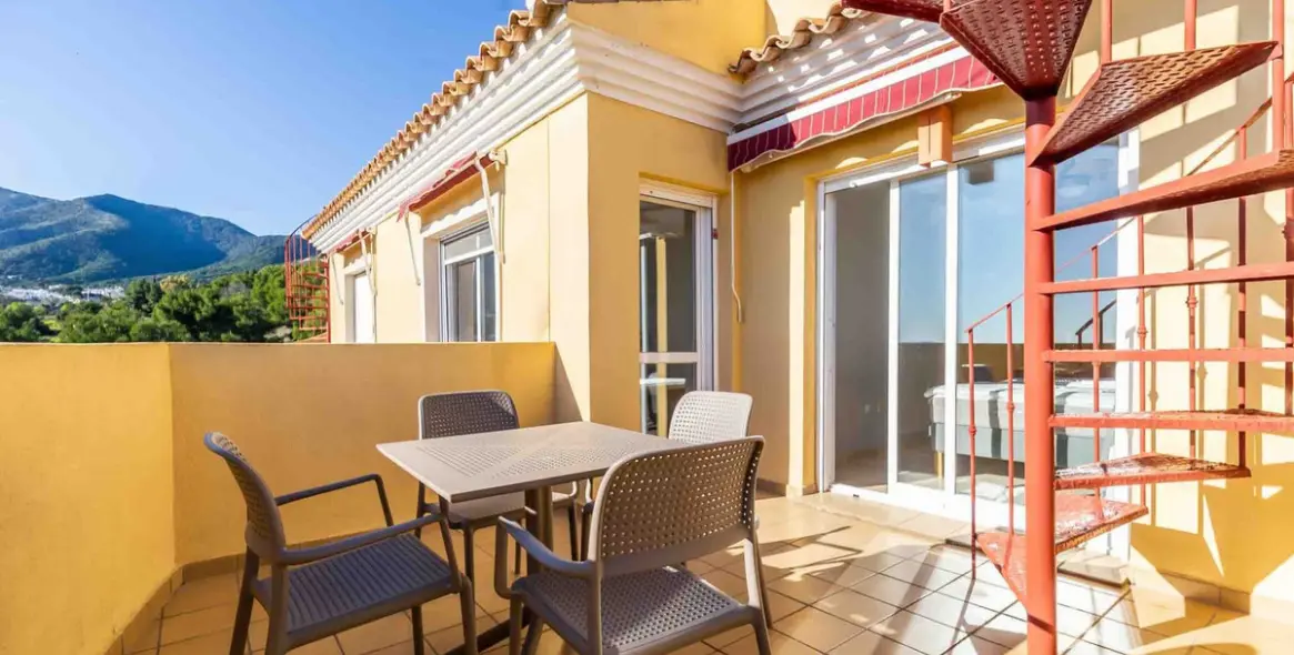 Продажа дома на две семьи в Mijas 38