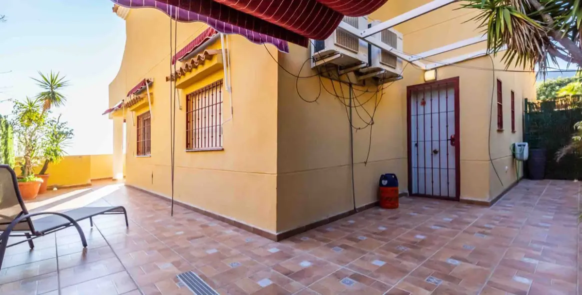 Продажа дома на две семьи в Mijas 43