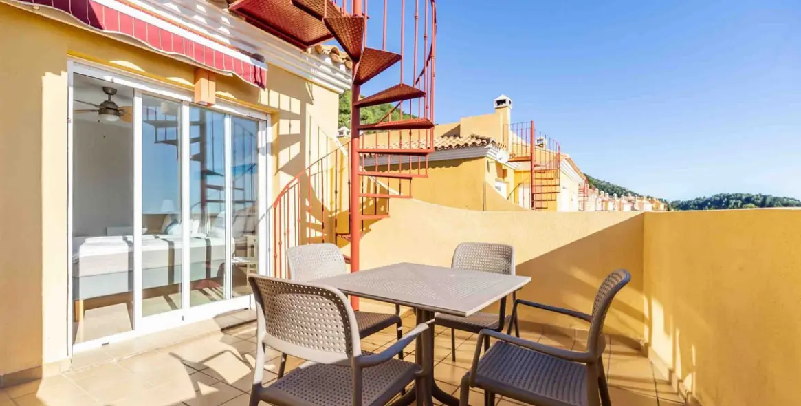 Продажа дома на две семьи в Mijas 51