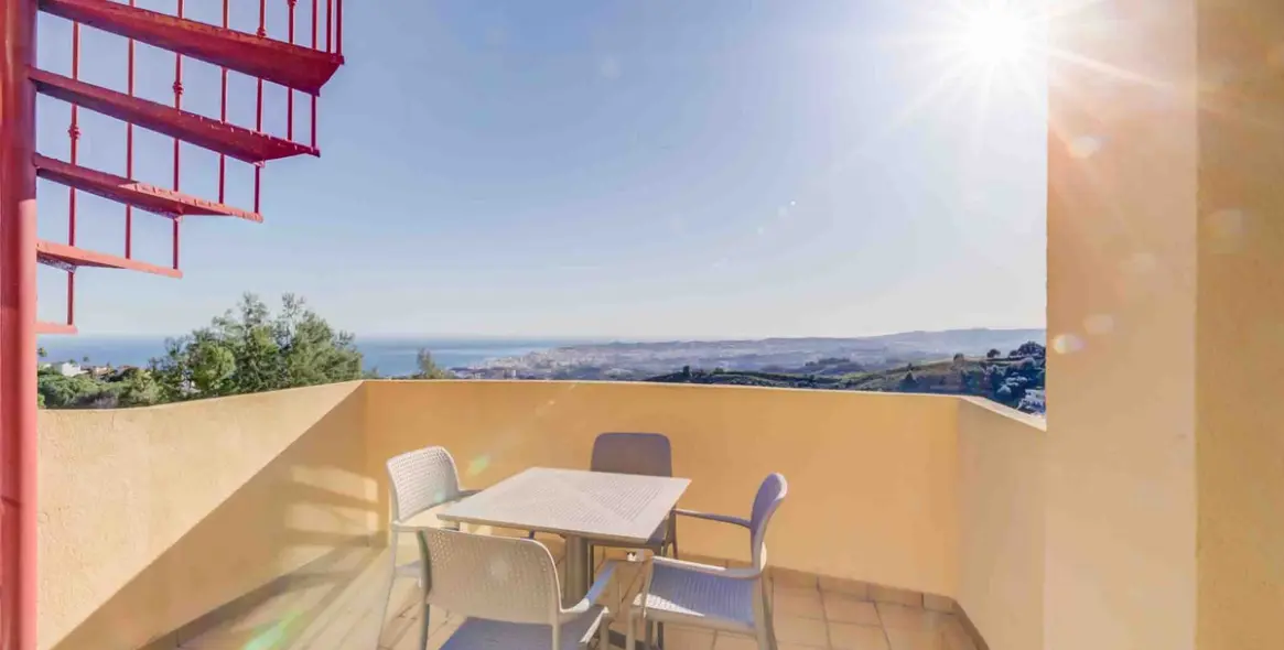 Продажа дома на две семьи в Mijas 53