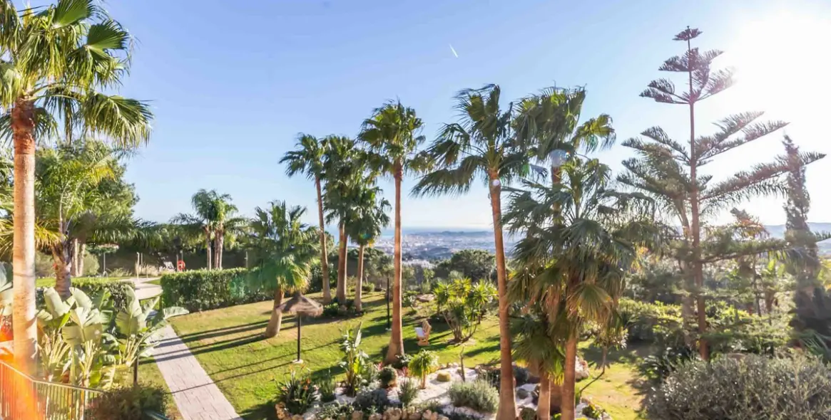 Продажа дома на две семьи в Mijas 60