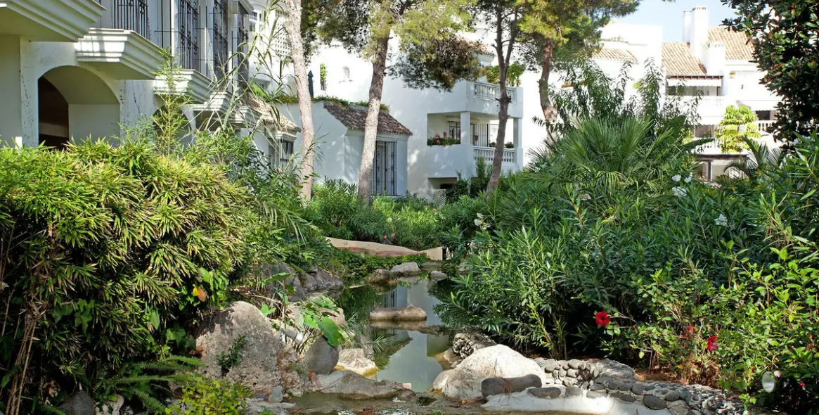 Sale of ground floor apartment in Elviria 7