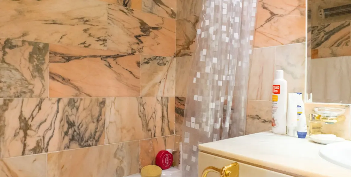 Sale of ground floor apartment in Elviria 10