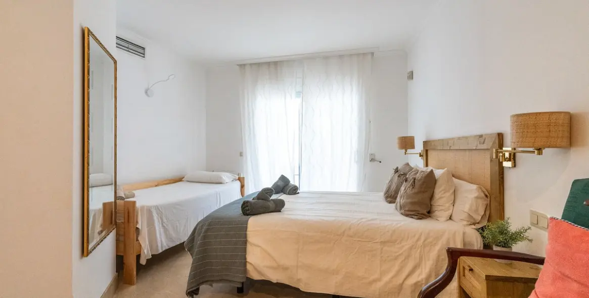 Sale of ground floor apartment in Elviria 14