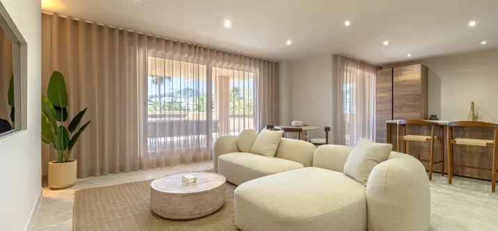 Venta de apartamento en planta baja en Benahavís 1