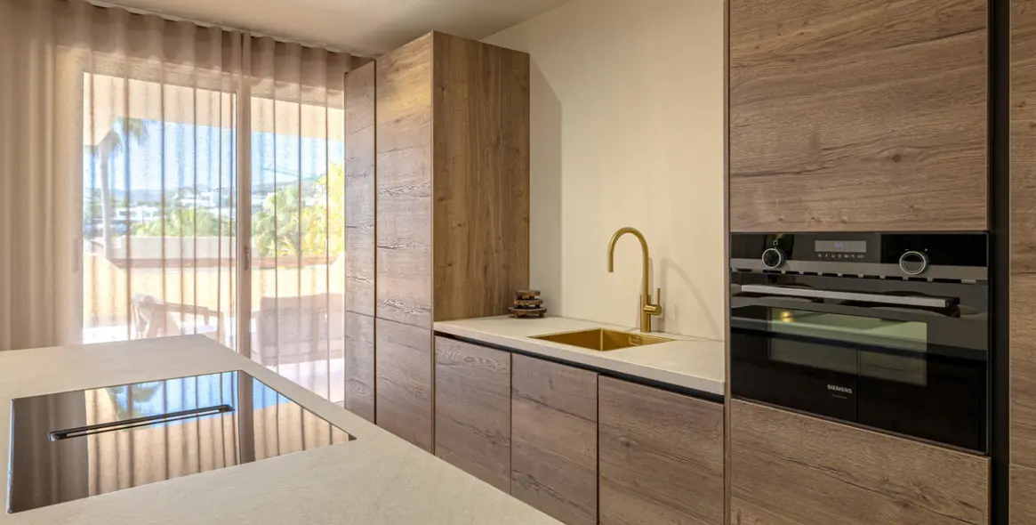 Venta de apartamento en planta baja en Benahavís 15