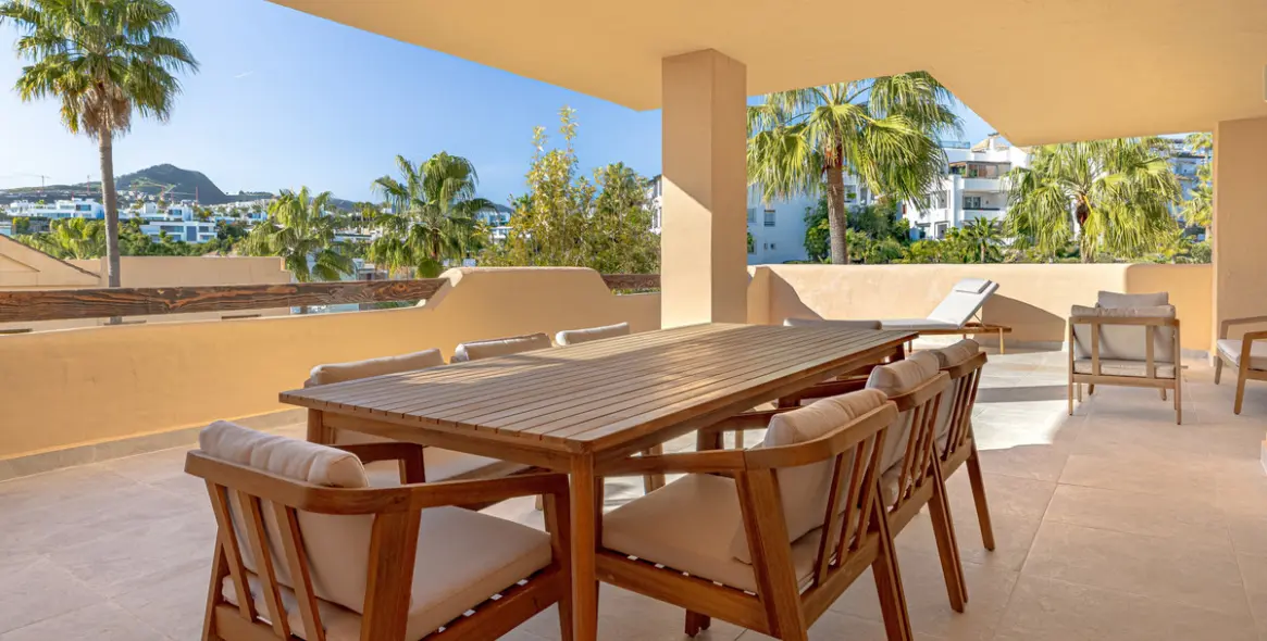 Продажа апартаментов на первом этаже в Benahavís 1