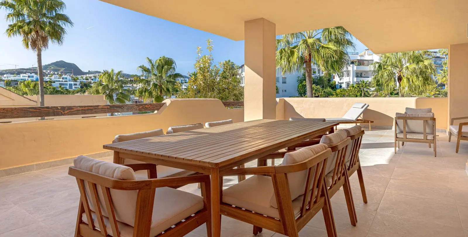 Venta de apartamento en planta baja en Benahavís 1