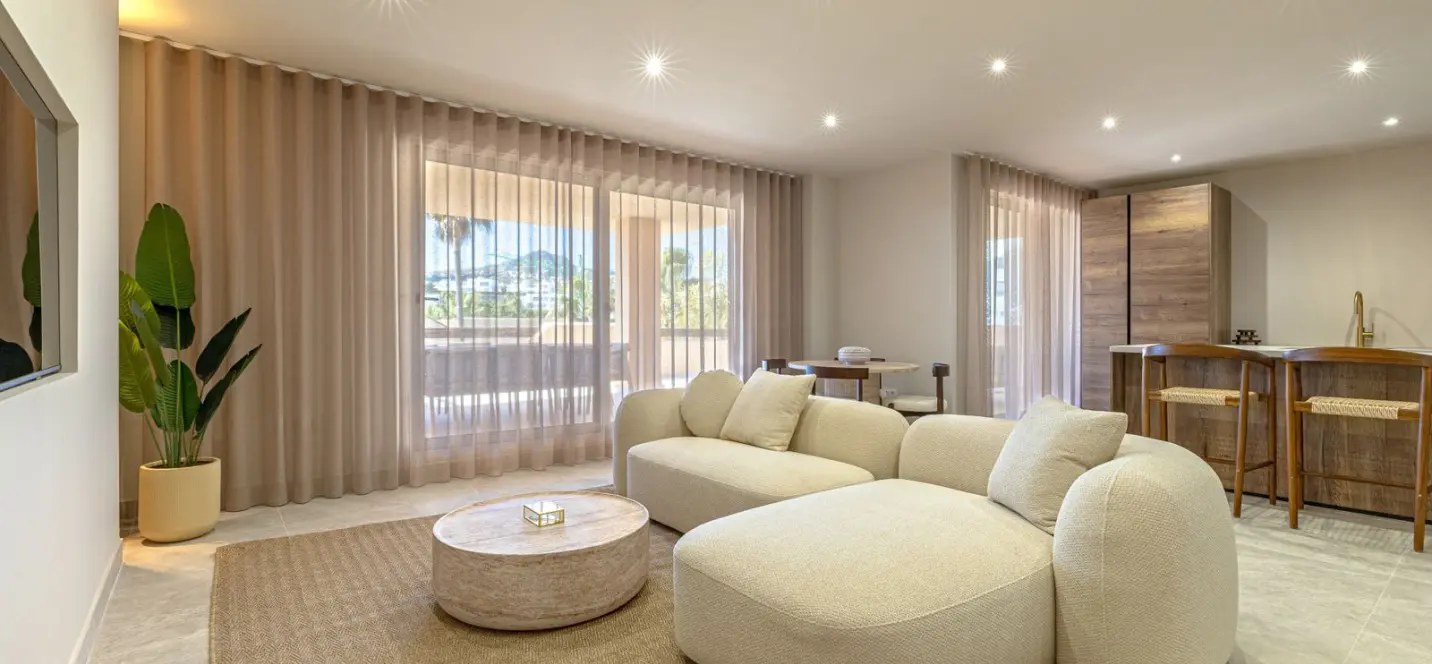 Venta de apartamento en planta baja en Benahavís 1