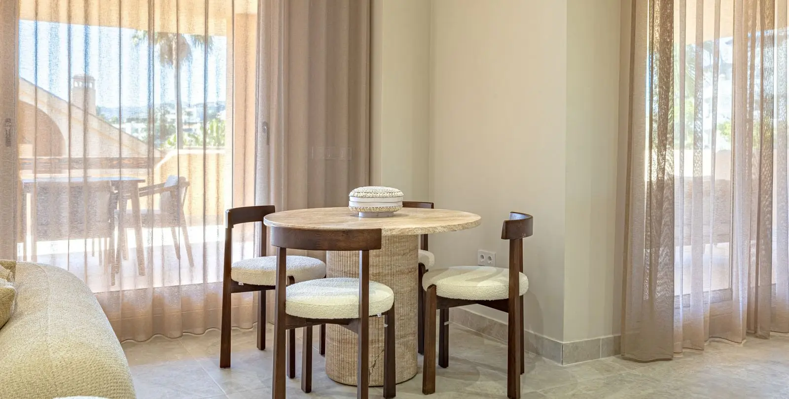 Venta de apartamento en planta baja en Benahavís 11