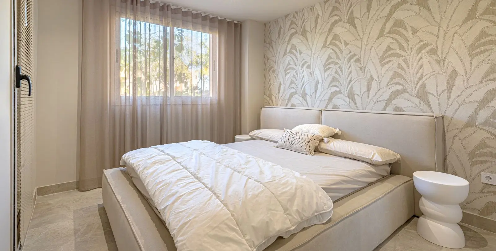 Venta de apartamento en planta baja en Benahavís 21