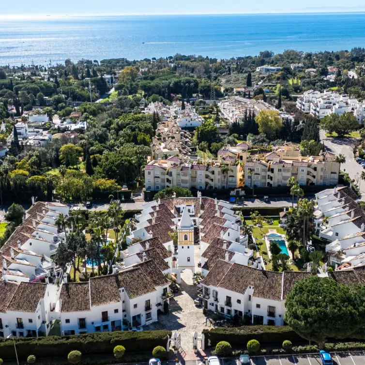 Sale of detached villa in The Golden Mile