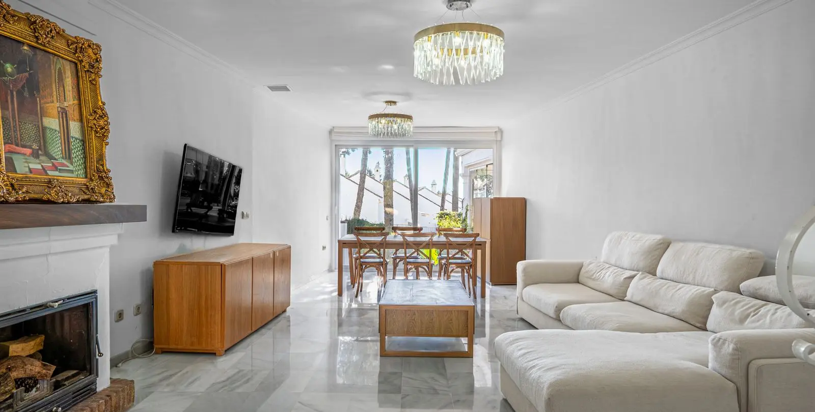 Sale of detached villa in The Golden Mile 2
