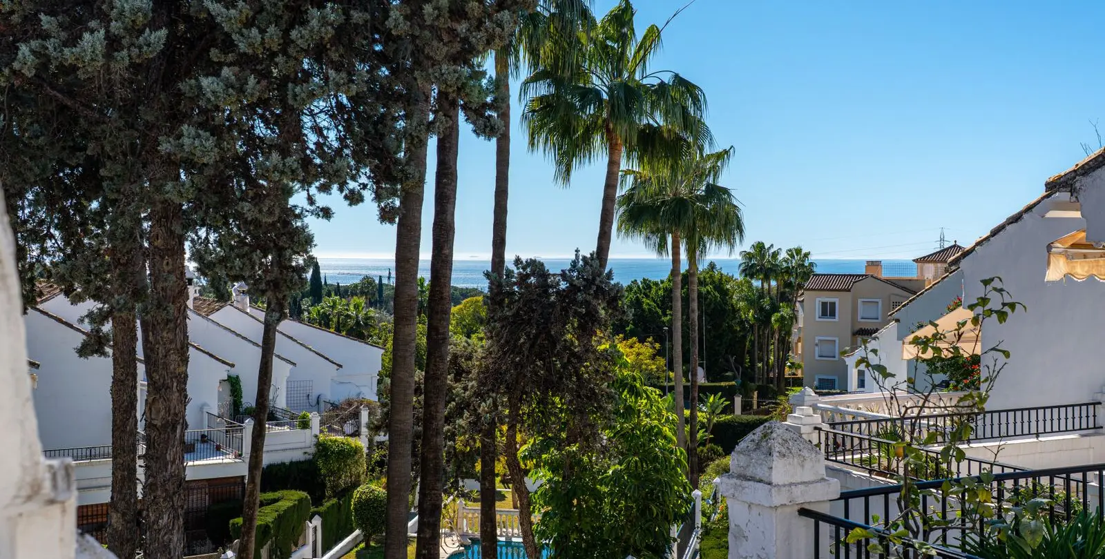 Sale of detached villa in The Golden Mile 3