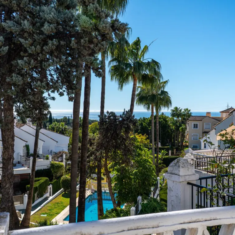 Sale of detached villa in The Golden Mile
