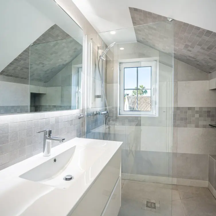 Sale of detached villa in The Golden Mile