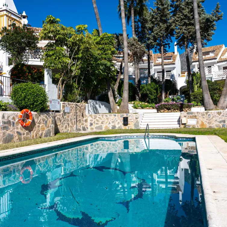 Sale of detached villa in The Golden Mile
