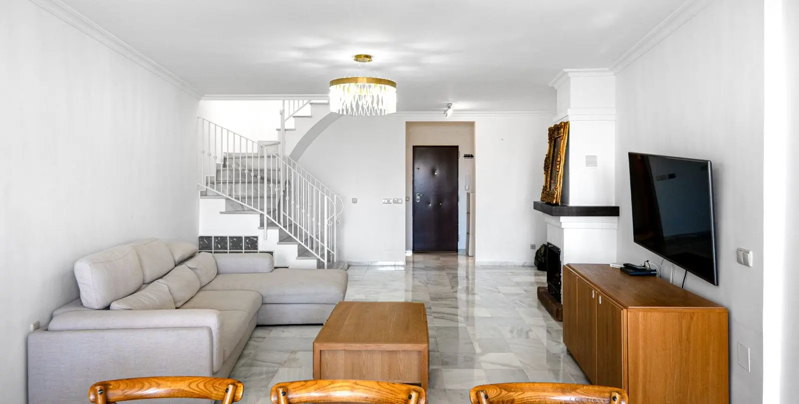 Sale of detached villa in The Golden Mile 8